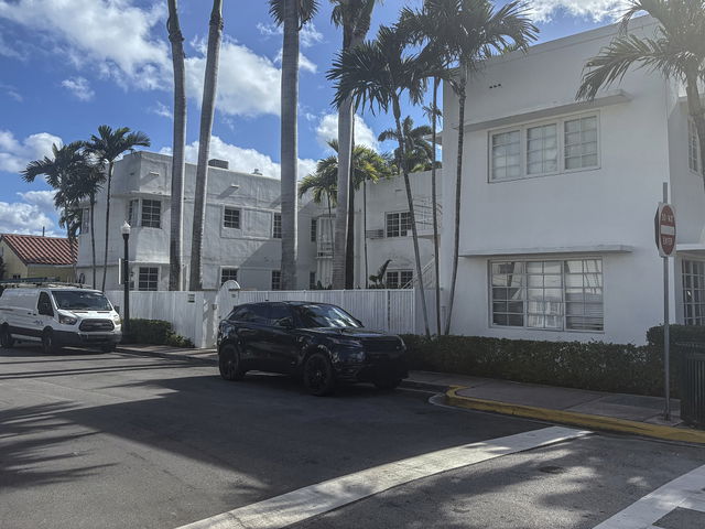 Espanola Court Condo photo 2